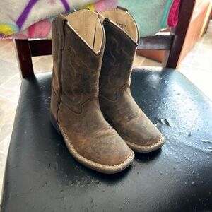 Toddler size 8 cowboy boots. Like new
